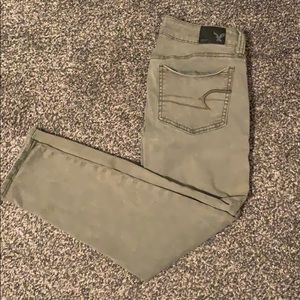 American Eagle Green Jegging Crop Pants
